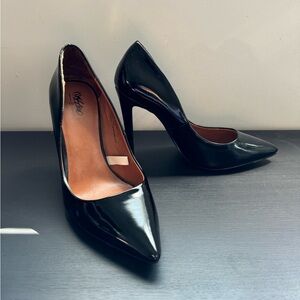 Black, pointed heels